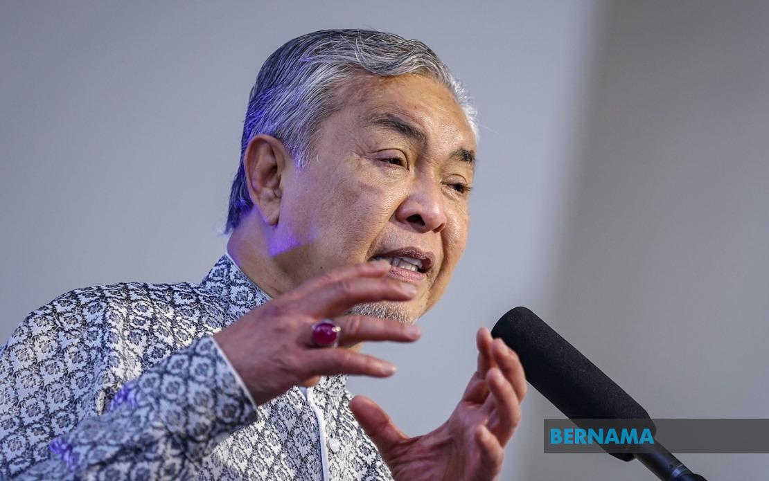 Focus on Candidates' Merits, Not Past Disputes, Urges Ahmad Zahid in Johor Campaign