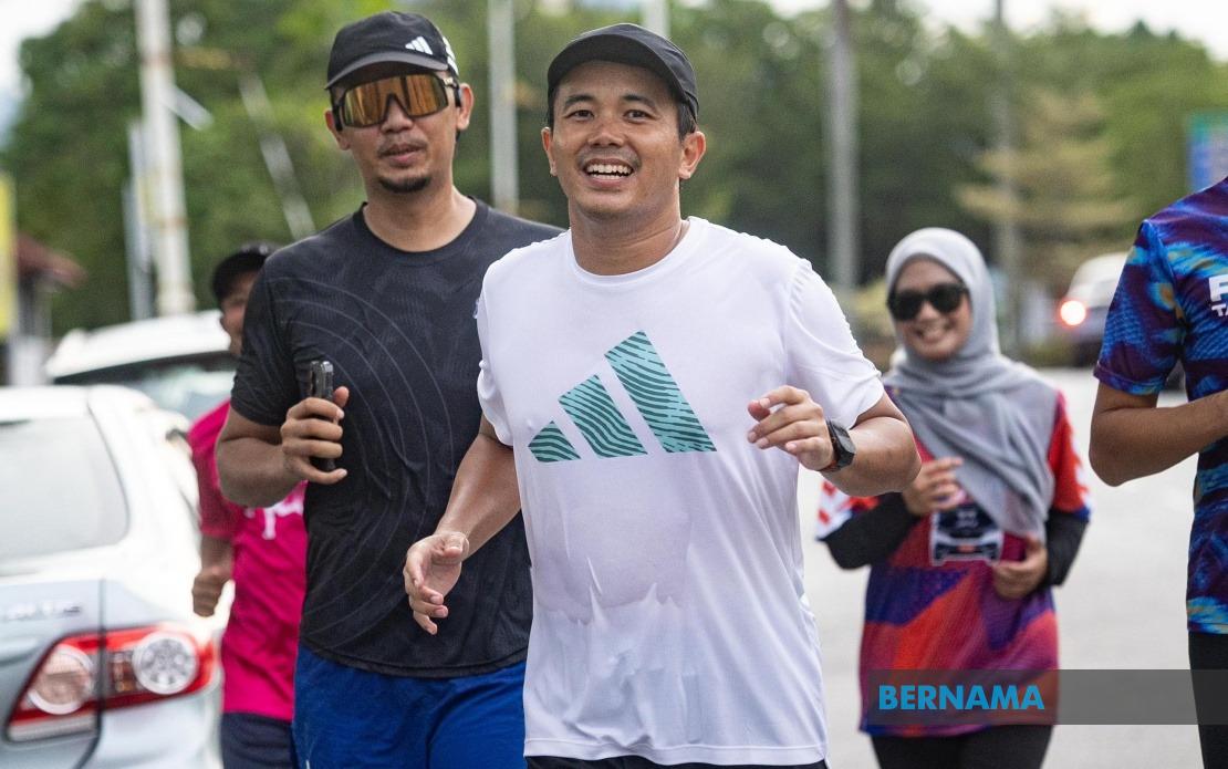 Animal Rights Campaigner Pushes Through Injury to Complete First Leg of 290km Run for Elephants