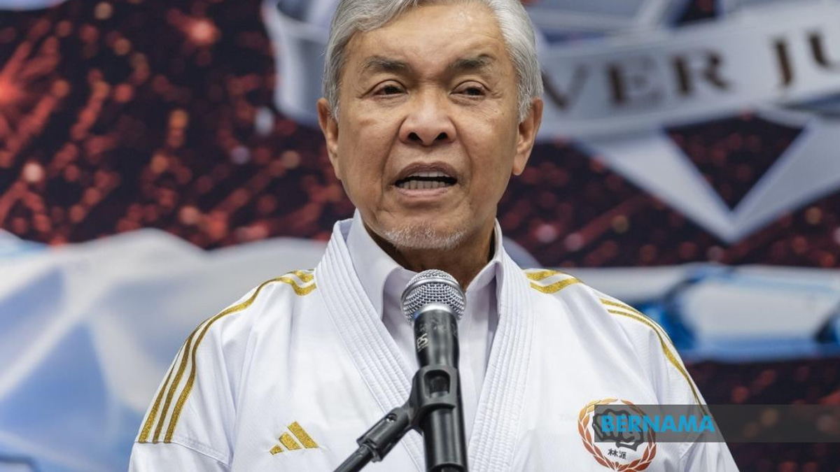 BN Takes Measured Stance as Leaders Exit Party Before Johor Election