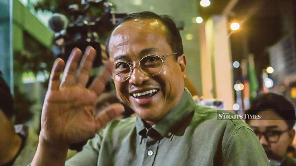 Perikatan Nasional Silent on Hamzah's Opposition Leader Post
