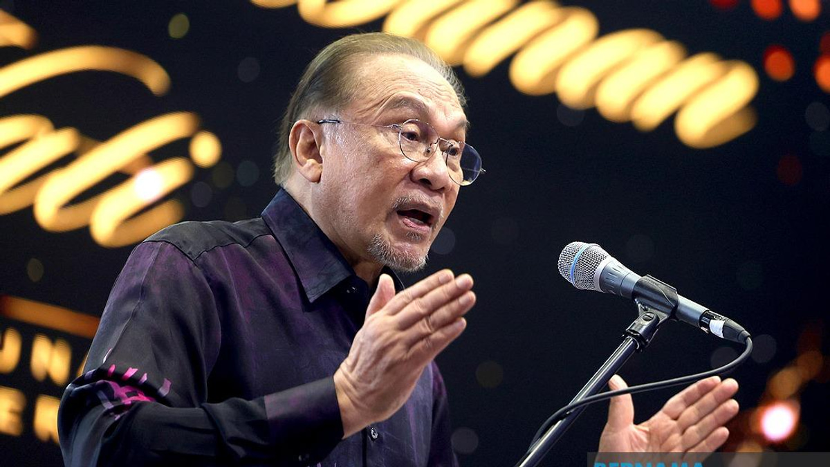 Anwar Urges Malaysians to Reject Divisive Racial Politics, Embrace National Unity