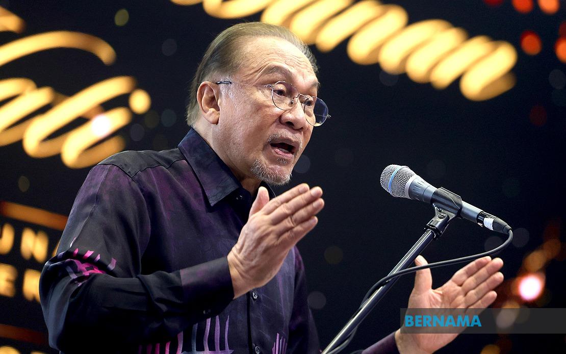 Anwar Urges Malaysians to Reject Divisive Racial Politics, Embrace National Unity