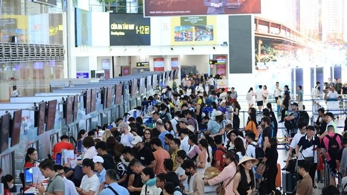 Vietnam mandates airline compensation for flight delays under new decree