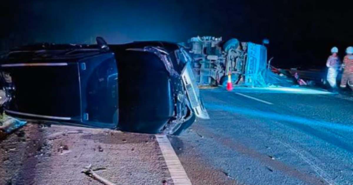Three officers in DPM's media team escape serious harm in East Coast Expressway pile-up