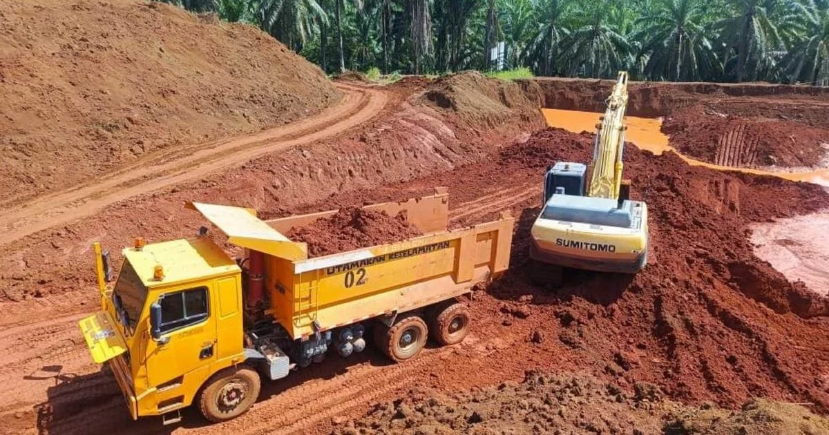 Nine arrested in Kuantan illegal bauxite mining bust; RM3.8m haul recovered