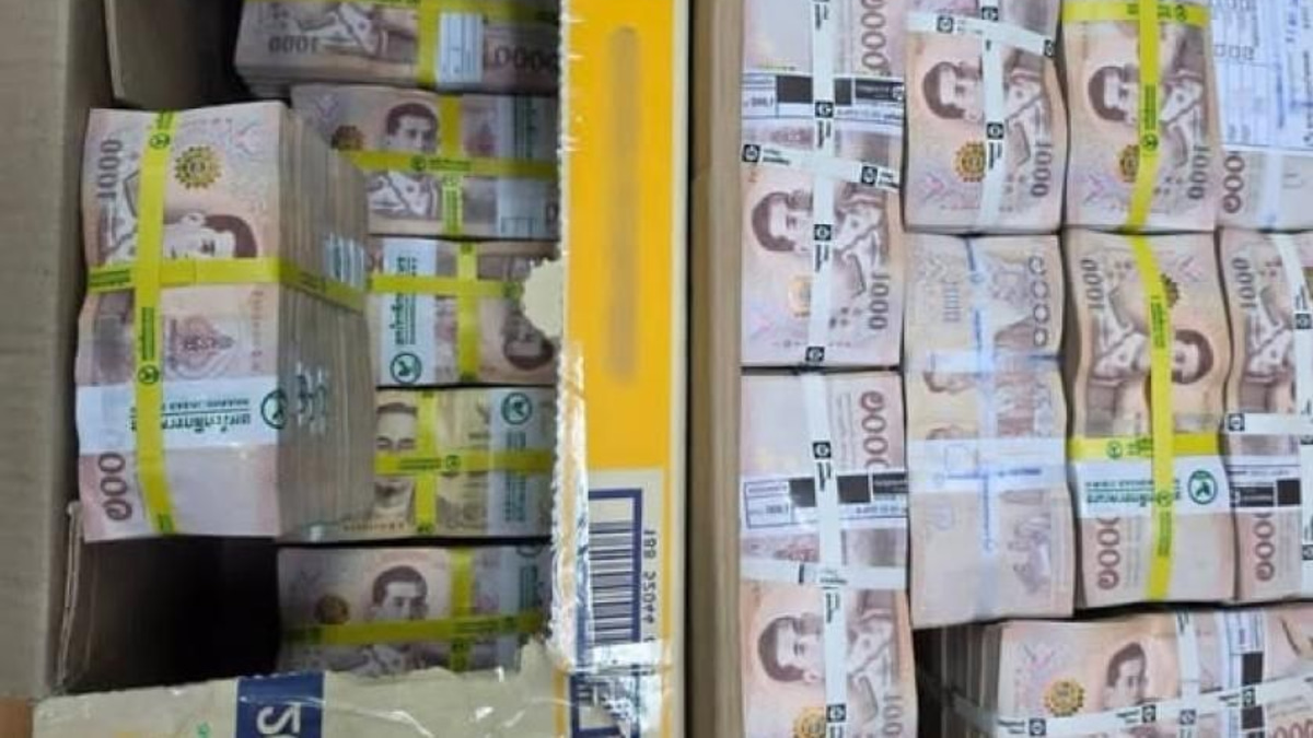 Myanmar man held after Thai customs seize 23 million baht hidden in dried fish at Mae Sai border