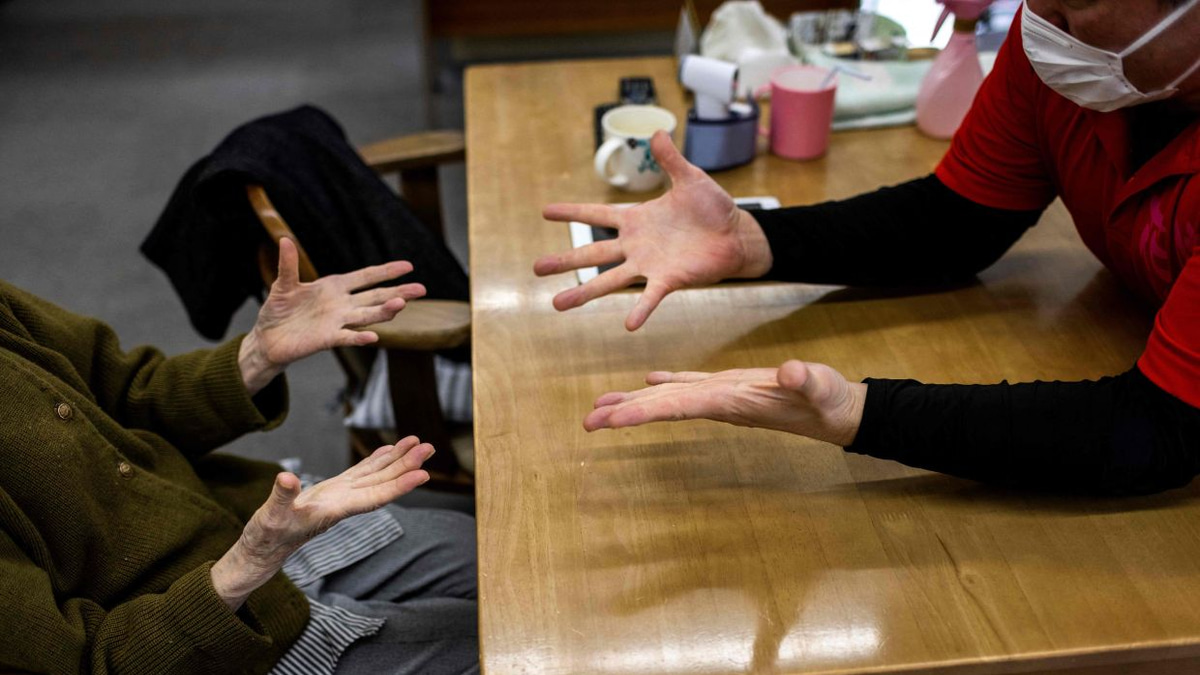 Japanese Doctor's Provocative Novel on Elderly Care Reignites Debate on Compassion and Crisis