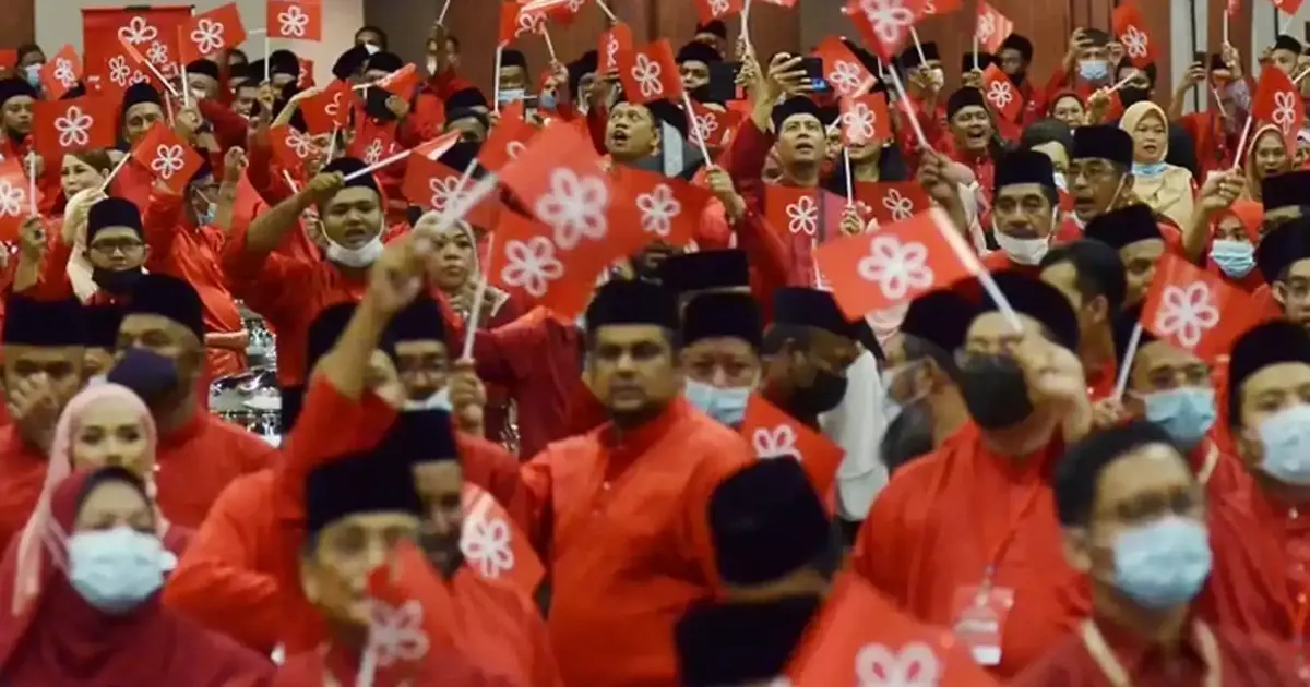 Bersatu's Coalition Future Questioned as PAS Signals Strain Within PN Alliance